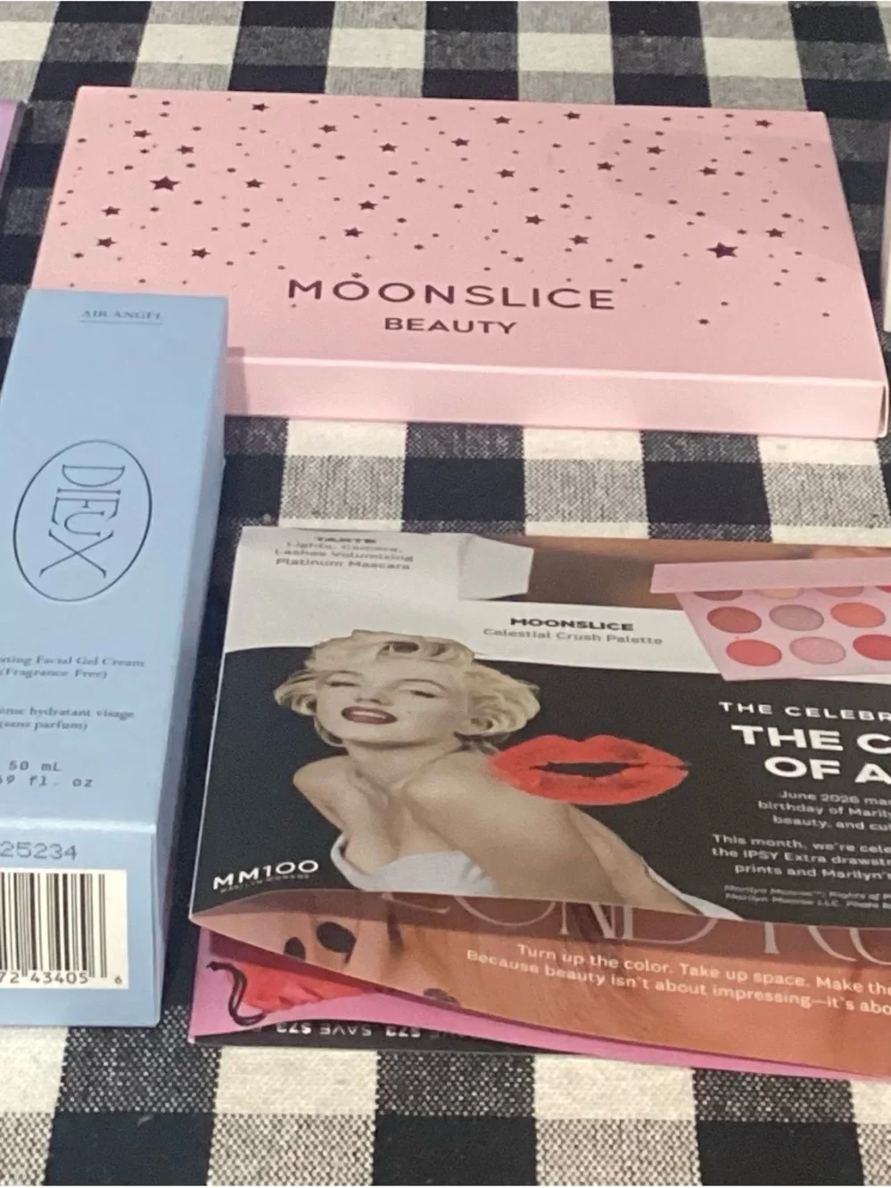 Ipsy compact beauty